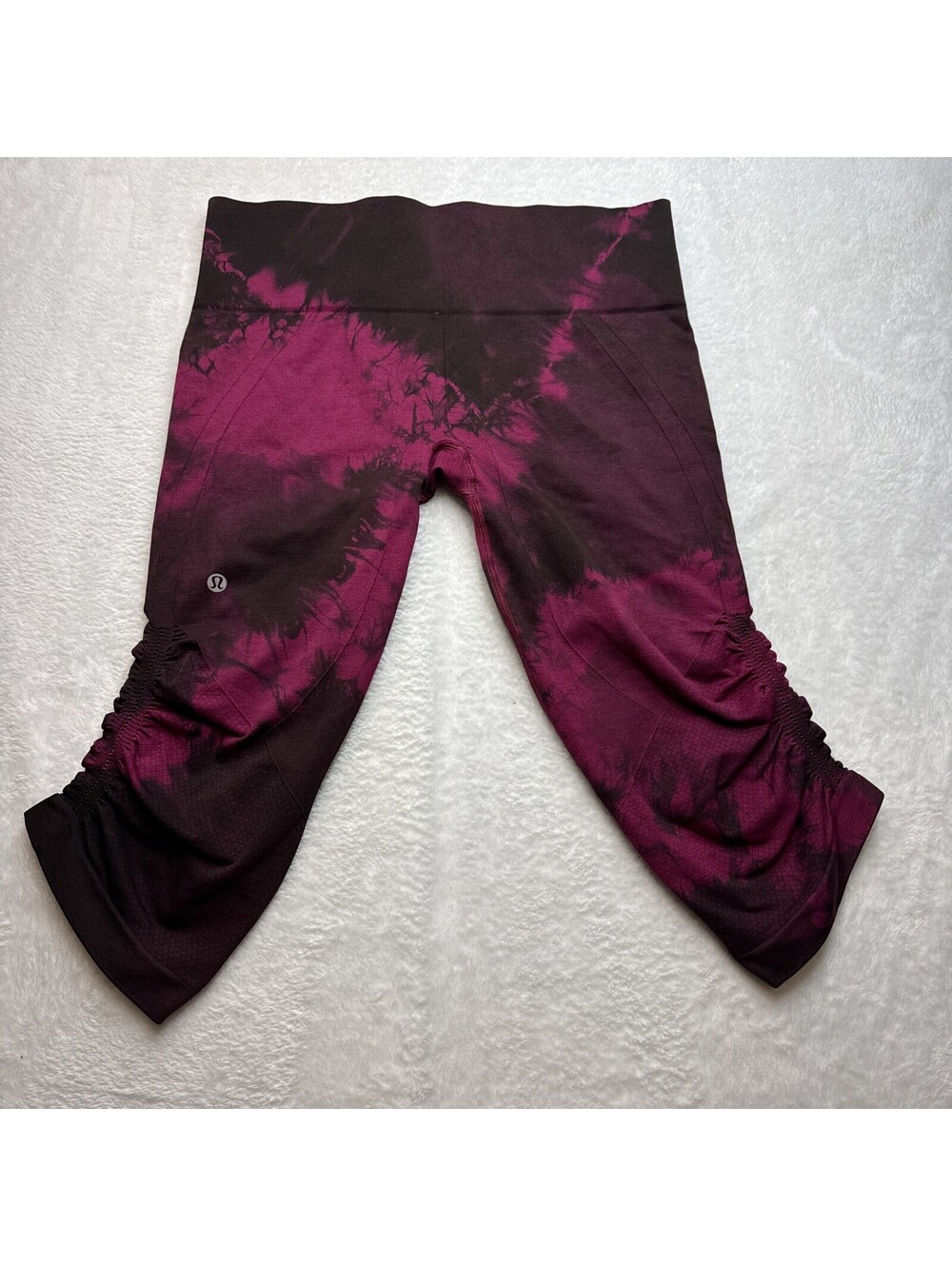 LULULEMON In the Flow Crop II Size10 Wine Berry Bordeaux Black Tie Dye (2316)